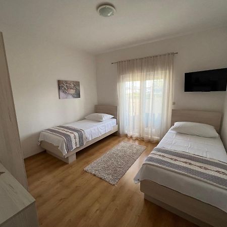 Apartman Burcul Sukosan Luaran gambar