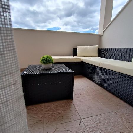 Apartman Burcul Sukosan Luaran gambar