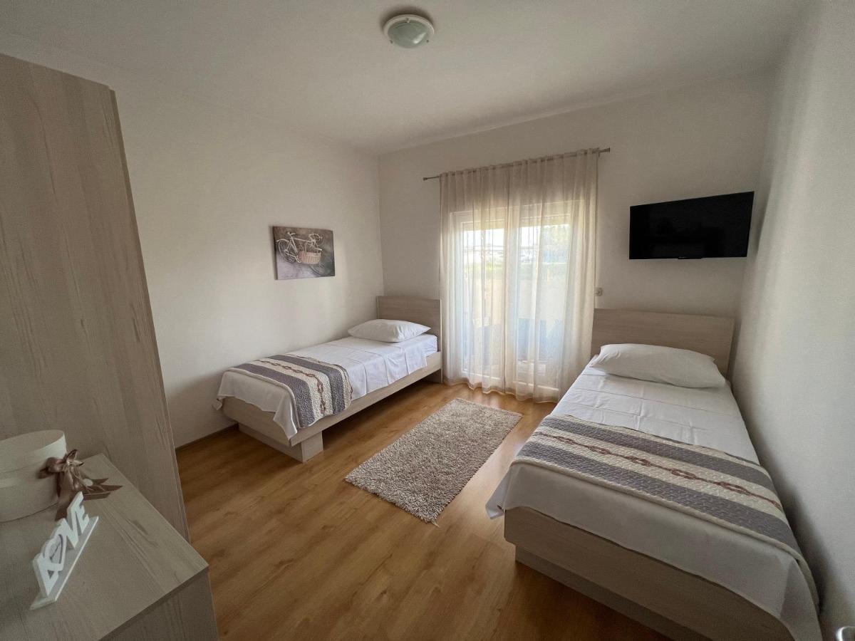 Apartman Burcul Sukosan Luaran gambar