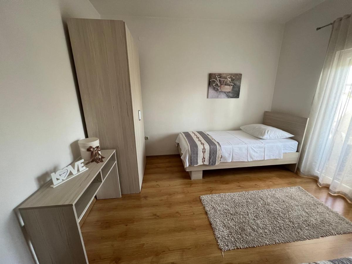 Apartman Burcul Sukosan Luaran gambar